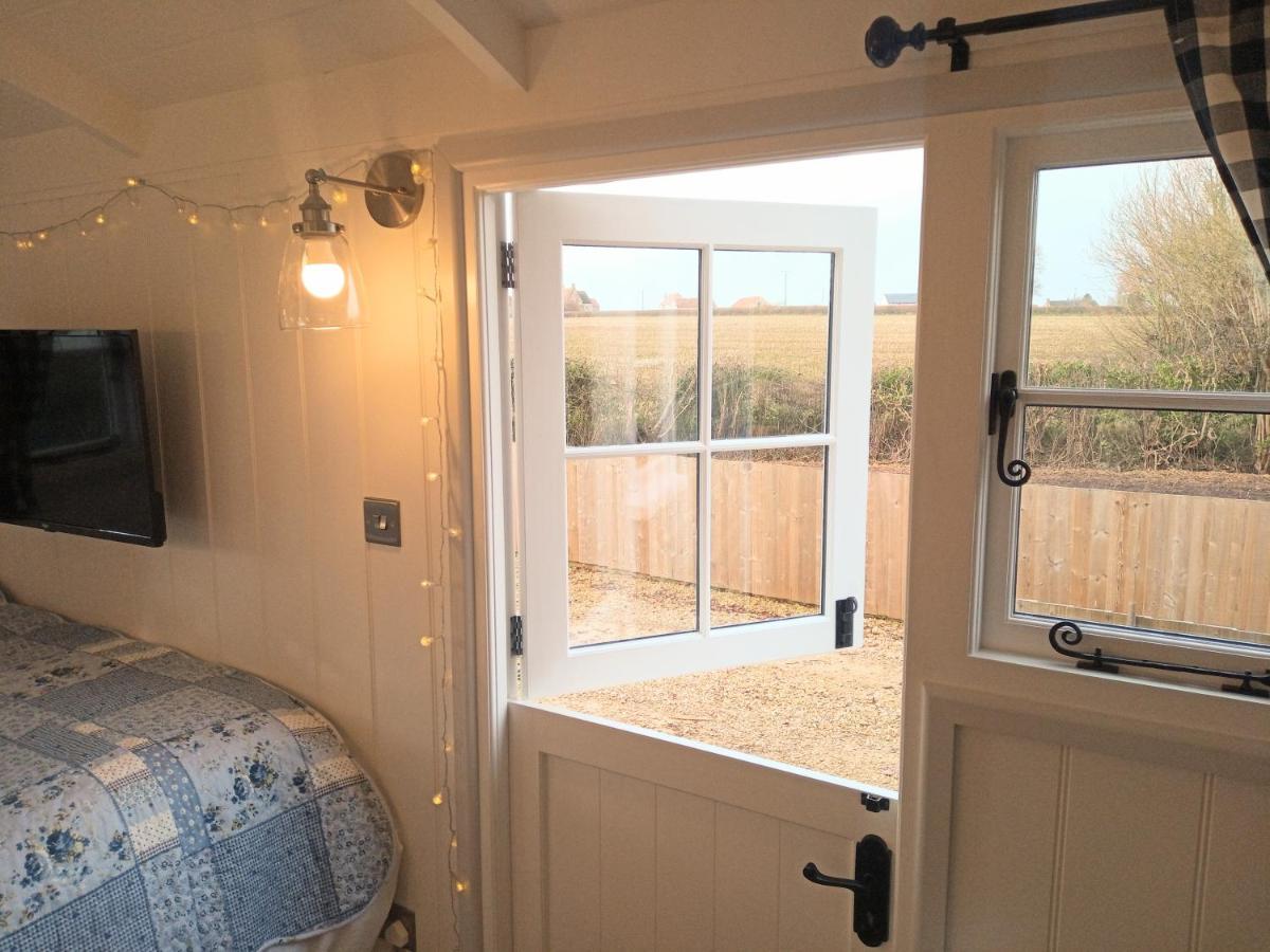 Yew Tree View Luxury Shepherd'S Hut Sturminster Newton Extérieur photo